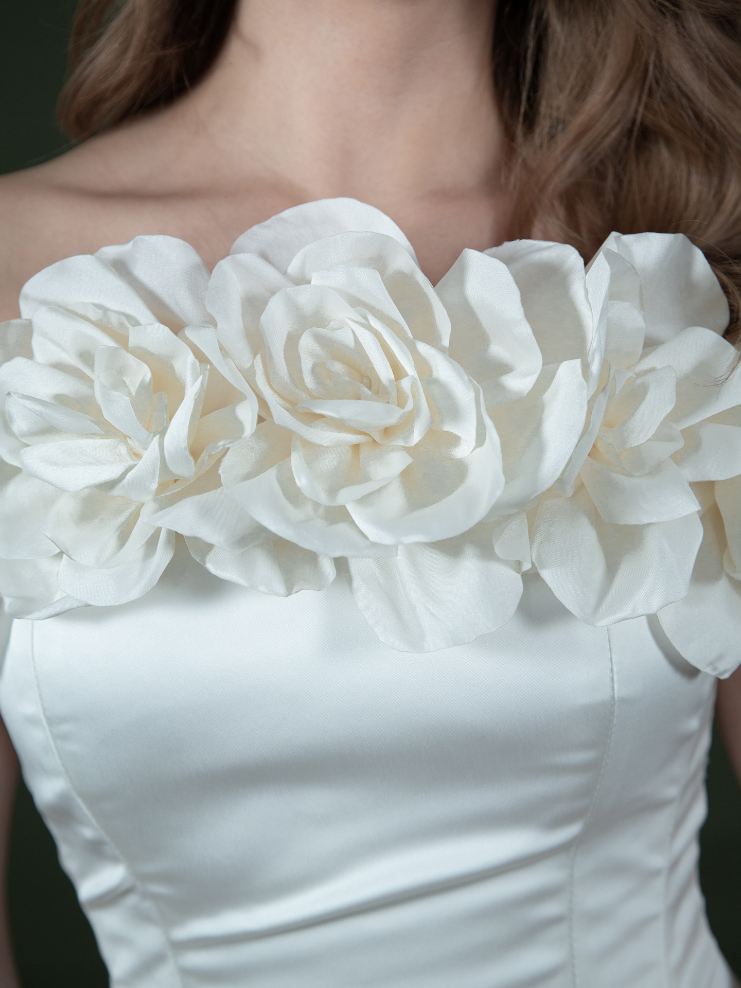 Detalle floral del vestido